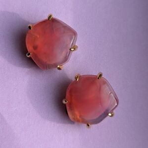 🩷 Marvella Rare vintage pink cabachon glass gem 10kt gp clip on earrings.